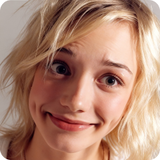 Chica con expresión de sorpresa, utilizada como plantilla para el intercambio de expresiones faciales.