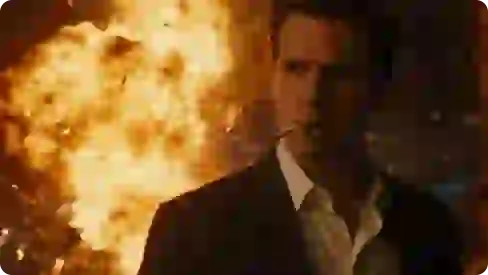 Foto yang disempurnakan dari seorang pria dengan rokok di mulutnya, berdiri di depan ledakan besar.